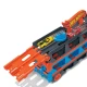 Hot Wheels® Monstertruck versenypályával és 1:64-es méretarányú Hot Wheels® autókkal.