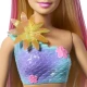 Barbie sellő szivárványos uszonyokkal, varázslatosan kibomló virágokkal és gyöngy fejpánttal – játék gyerekeknek 3 éves kortól.