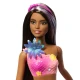 Barbie sellő szivárványos uszonyokkal, virágokkal és gyöngy fejpánttal – játék gyerekeknek 3 éves kortól.