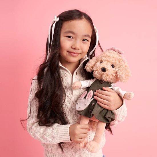 Lucky Doggy Plüss kutya Uszkár – Fendy Paris Travel Lucky Doggy Plüss kutya Uszkár – Fendy Paris Travel