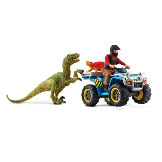 Flynn egy quadon megmenti az Ankylosaurus Kyle-t a veszélyes Velociraptortól.