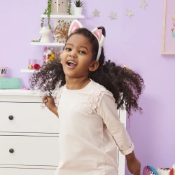 Gabby's Dollhouse Macskafülekkel játszik