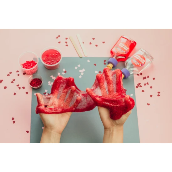DIY Slime készlet eper iszap készítéséhez gyerekeknek. Készítse el saját iszapját.
