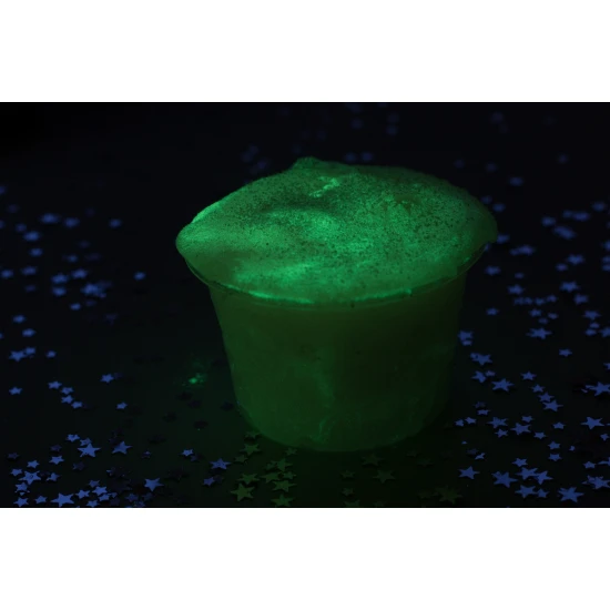 DIY Slime Kit a Glow in the dark iszap készítéséhez gyermekek számára. Készítse el saját iszapját.