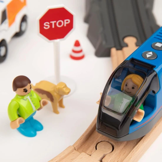 Gyermek fa XXL vonatpálya tűzoltóautó témával és egy személyvonattal