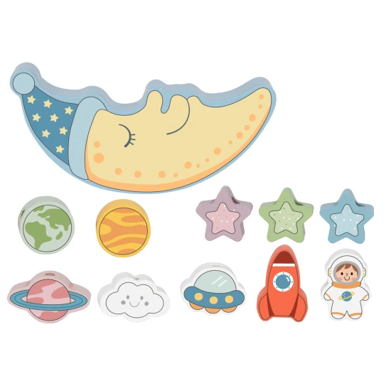 Fából készült hinta űrkockákkal és húrozással egyben.