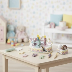 Születésnapi torta gyertyákkal