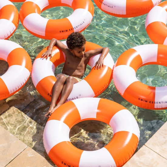 Swim Essentials Little Rescuer felfújható kerék - nagy, 90 cm-es csíkos kerék gyerekeknek és felnőtteknek
