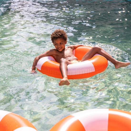 Swim Essentials Little Rescuer felfújható kerék - nagy, 90 cm-es csíkos kerék gyerekeknek és felnőtteknek