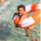 Swim Essentials Little Rescuer felfújható kerék - nagy, 90 cm-es csíkos kerék gyerekeknek és felnőtteknek