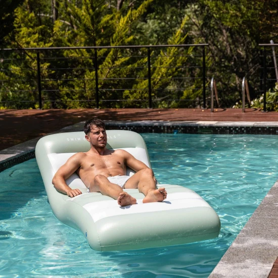 Felfújható szék Luxe Lounge Swim Essentials fehér zöld csíkokkal 180 x 99 cm