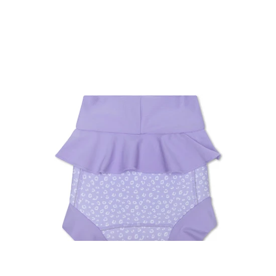 A pelenka fürdőruha nyári szükséglet a legkisebbek számára.