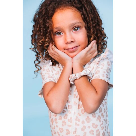 Színes hajgumi - 5 darabos szett, különböző mintákban és színekben.