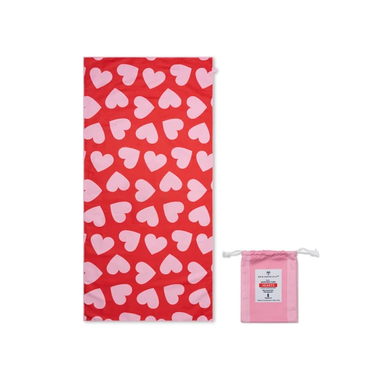 Gyorsan száradó mikroszálas strandtörölköző 135 x 65 cm Hearts Swim Essentials
