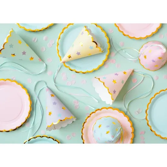 Parti sapkák kis születésnapi ünneplők számára.