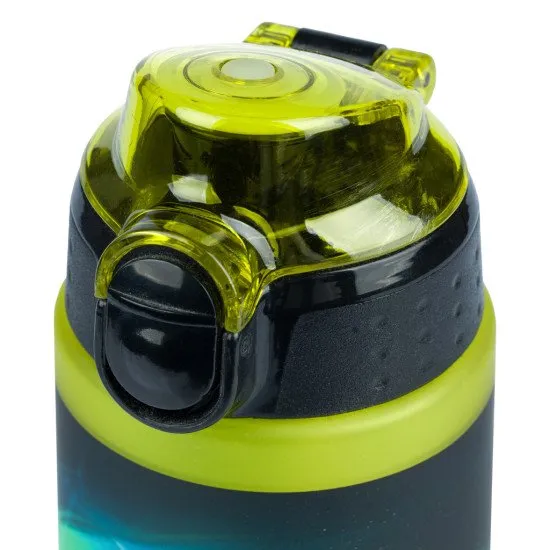 Tritan flakon Football 700 ml, zárható fedéllel és hurokkal