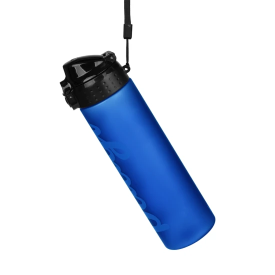 Tritán óceánkék 700 ml-es flakon praktikus hurokkal és zárható fedéllel.