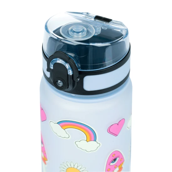Tritan palack Hippie 500 ml hurokkal és zárható fedéllel, ideális iskolai italokhoz