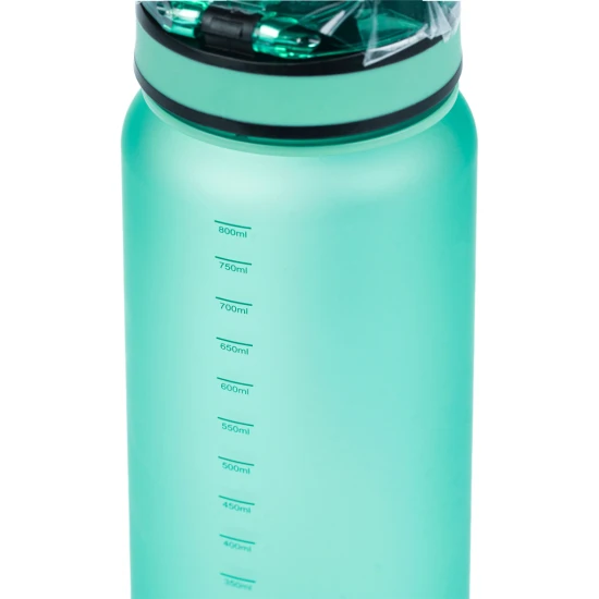 Tritan flakon Green 800 ml hurokkal és zárható fedéllel - ideális iskolai italokhoz.