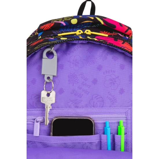 Coolpack Prime Stitch Fekete iskolatáska két rekesszel és párnázott vállpántokkal.