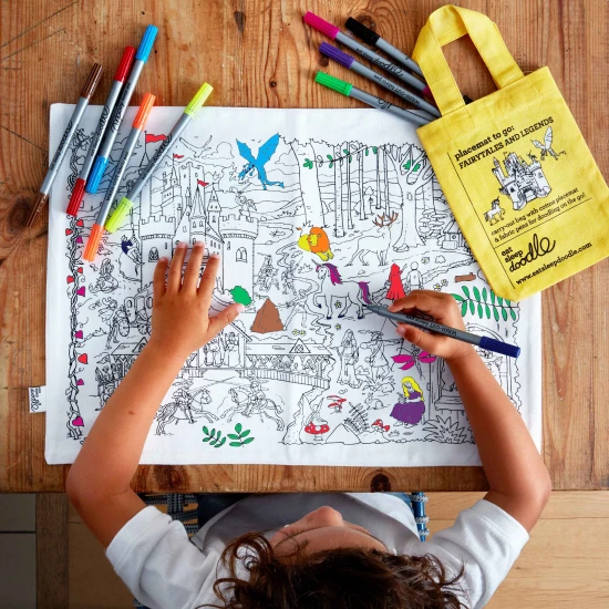 Eatsleepdoodle Színező tányéralátét Fairytales & legends Színezd ki és mosd ki FTPTG