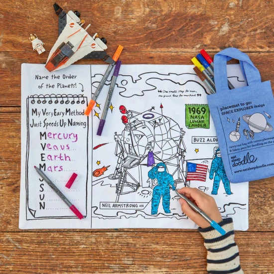 Eatsleepdoodle Színező tányéralátét Space explorer Fesd és mosd SPPTG