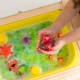 Glo Pals Sensory világító kockák Elmo világító fürdőkockák gyerekeknek, vízben megvilágítva.