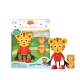 Glo Pals Set Daniel Tiger figura és 2 szenzoros vizesblokk - világító fürdőjáték gyerekeknek.