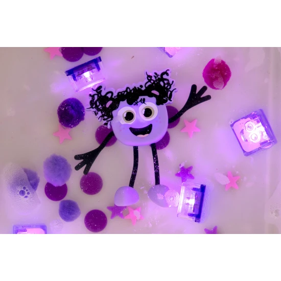 Glo Pals Set Lumi figura és 2 szenzoros vízkocka - világító fürdőjáték gyerekeknek.