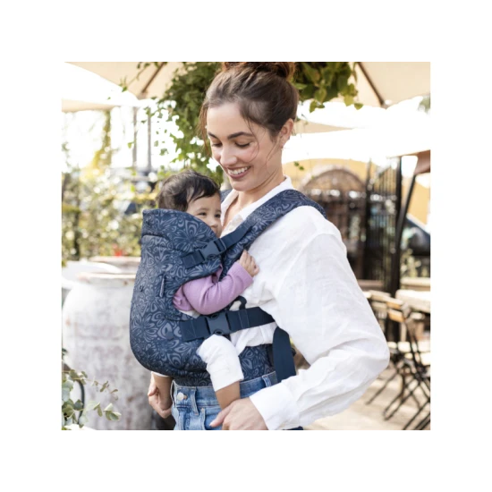 Infantino Hordozó Flip 4in1 Convertible Navy Infantino Hordozó Flip 4in1 Convertible Navy