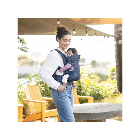 Infantino Hordozó Flip 4in1 Convertible Navy Infantino Hordozó Flip 4in1 Convertible Navy