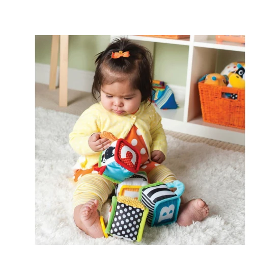 Infantino Textil aktivitáskockák 4 db Infantino Textil aktivitáskockák 4 db