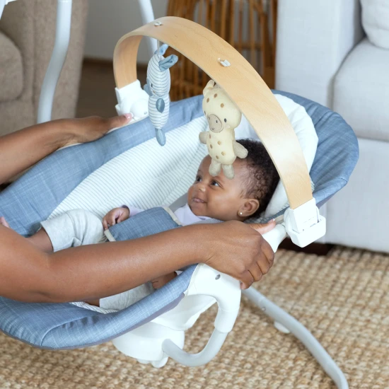 Chambray zenélő ringató hinta 0h+, 9 kg-ig Ingenuity 16927-1