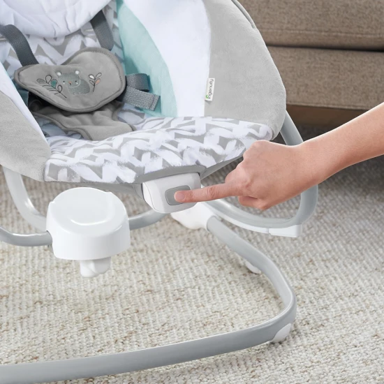 Raylan nagy hinta vibráló pihenőüléssel és zenével USB 2az1-ben 0h+ 9 kg-ig Raylan nagy hinta vibráló pihenőüléssel és zenével USB 2az1-ben 0h+ 9 kg-ig Ingenuity 11791-1