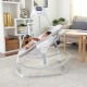 Raylan nagy hinta vibráló pihenőüléssel és zenével USB 2az1-ben 0h+ 9 kg-ig Raylan nagy hinta vibráló pihenőüléssel és zenével USB 2az1-ben 0h+ 9 kg-ig Ingenuity 11791-1