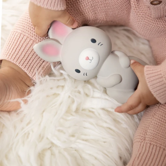 Sylvi™ nyuszi természetes kaucsuk rágóka 0h+ Sylvi™ nyuszi természetes kaucsuk rágóka 0h+ Ingenuity 13076-6