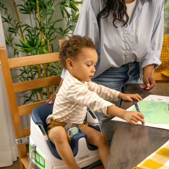 Baby Base™ Night Sky 2az1-ben ülésbetét székre 6h+ 15 kg-ig Baby Base™ Night Sky 2az1-ben ülésbetét székre 6h+ 15 kg-ig Ingenuity 16727-2
