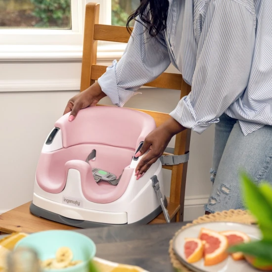Baby Base™ Peony 2az1-ben ülésbetét székre 6h+ 15 kg-ig Ingenuity 16726-2