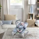 Happy Belly™ Rock-to-Bounce Chambray vibráló, zenélő masszázsülés 0h+ 9 kg-ig Ingenuity 16854-2