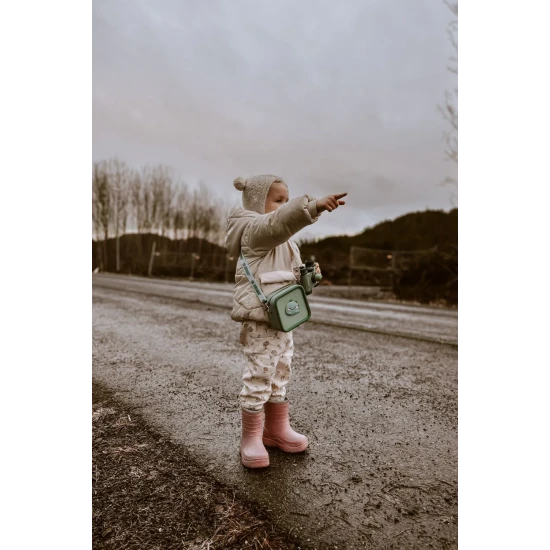 Szilikon táska a fényképezőgép biztonságos hordozásához.