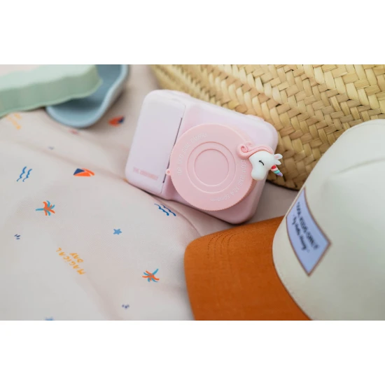 Azonnali gyerekkamera fényképnyomtatási lehetőséggel.