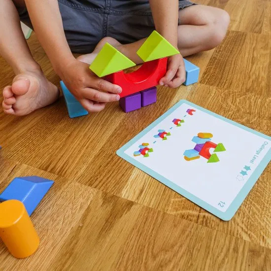 Gyerekjáték építőkockákkal