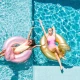 Felfújható Swan Golden 95 cm Swim Essentials - nagy felfújható hattyú a vízbe