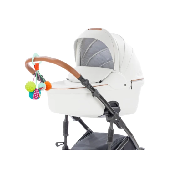 Sounds So Squeezy függő csörgő labdákkal