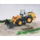 Bruder Liebherr traktor pengével úttisztításhoz 1072BRUD02430
