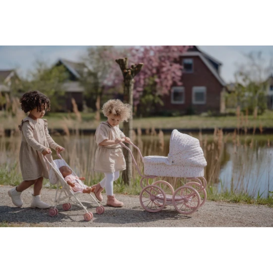 Little Dutch Összecsukható Golf Babakocsi - Puha Virágok Little Dutch Soft Flowers babakocsi virágmintával, biztonsági övvel és összecsukható szerkezettel gyerekeknek