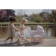 Little Dutch Soft Flowers babakocsi virágmintával, összecsukható tetővel és puha matraccal a baba kényelméért
