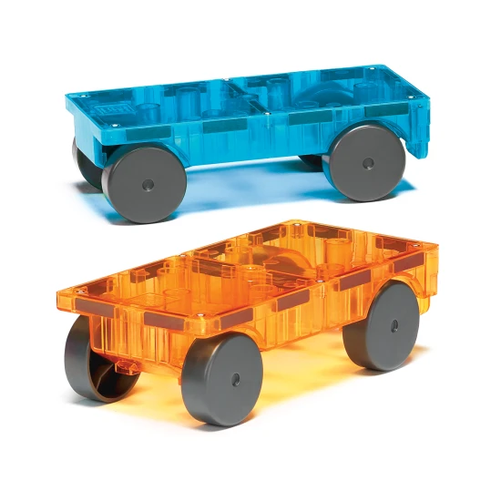 A Cars 2 építőkészlet fejleszti a képzeletet és a finommotorikát.