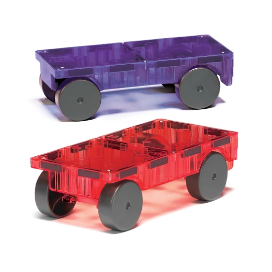 A Cars 2 építőkészlet fejleszti a képzeletet és a finommotorikát.