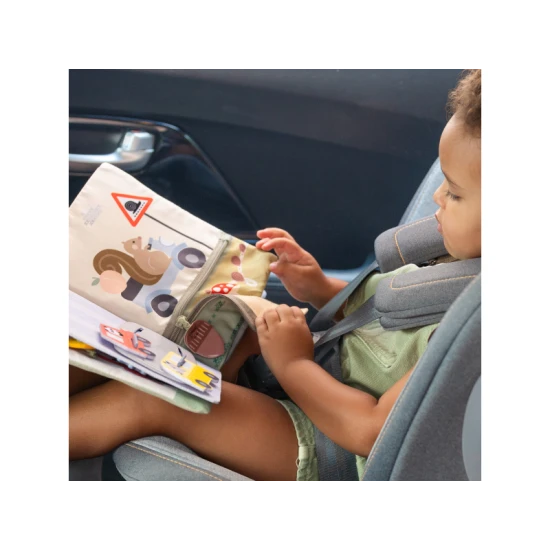 Foglalt könyv autós foglalkoztató füzet